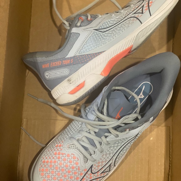 Mizuno court shoes - Picture 8 of 9